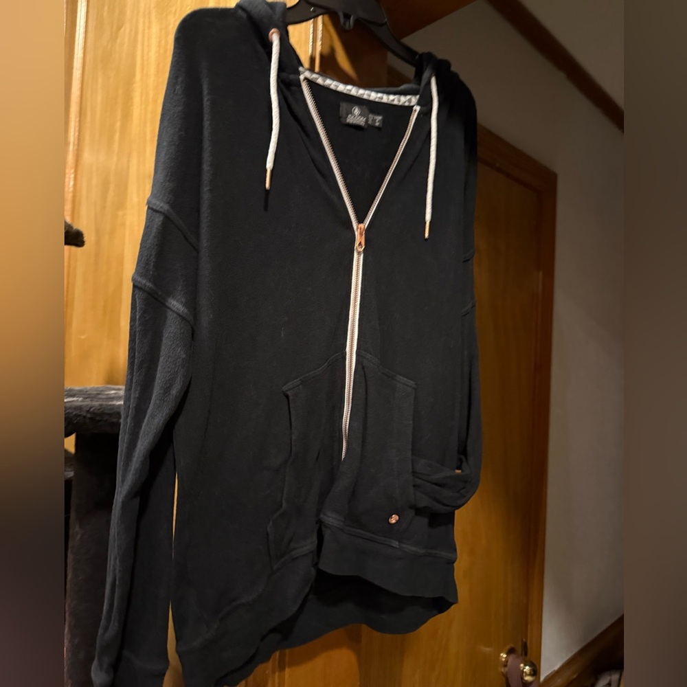 Volcom lived in black hoodie women’s small GUC